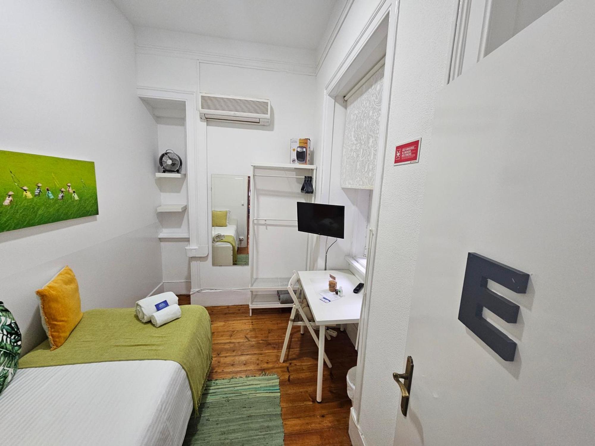 Almirante GuestHouse Lisboa Habitación foto